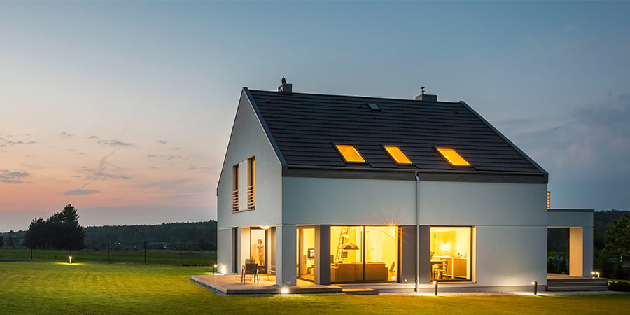 Zateplení domu rychle a levně? Lepte polystyren pěnou!